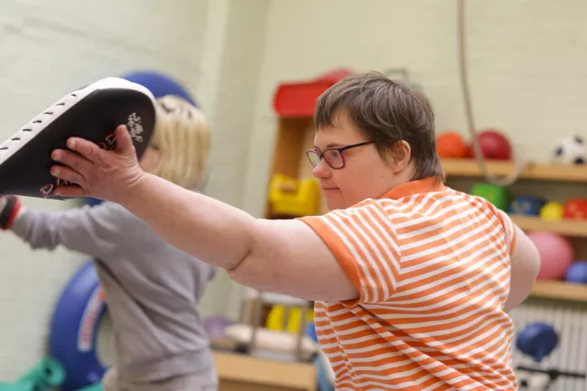 Werkstattbeschäftigte von Mosaik-Berlin beim Workshop Selbstbehauptung und Selbstverteidigung