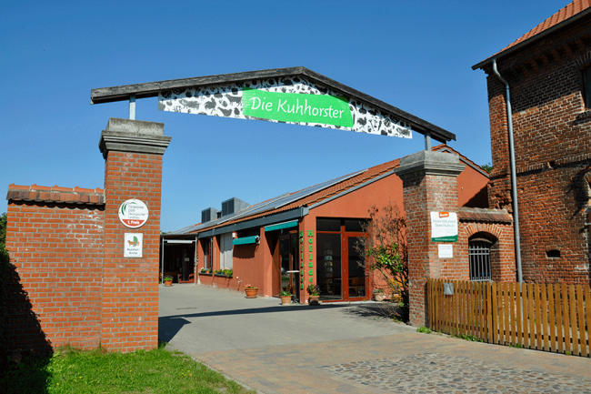 Eingangstor des Ökohofs Kuhhorst