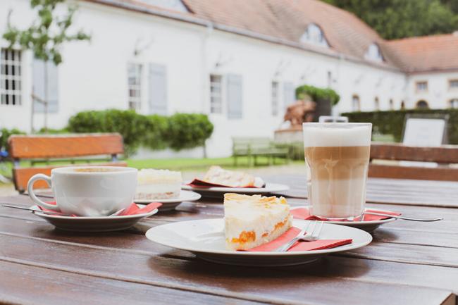 Kaffee und Kuchen im Café Jagdschloss Grunewald