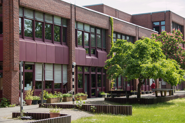 Außenansicht Beschäftigungs- und Förderbereich Kohlfurter Straße in Berlin-Neukölln von der Gartenseite