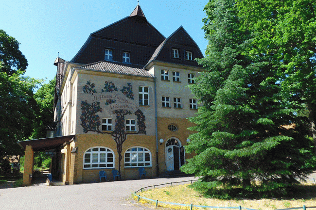 Außenansicht des Beschäftigungs- und Förderbereichs Ulmenallee in Charlottenburg