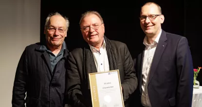 Urkundenübergabe