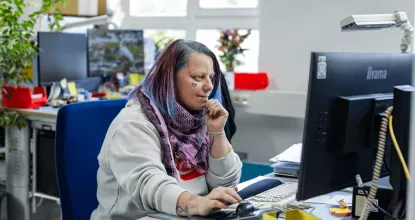 Berufsfeld Büroarbeit - Mitarbeiterin am PC