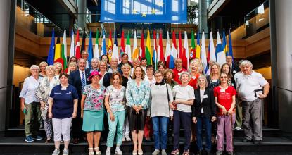 Besuchergruppe im Europäischen Parlament - mit dabei der Mosaik-Werkstattrat - auf Einladung von Hildegard Bentele (Mitte) 