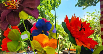 Blumige Deko beim Tag der offenen Tür im BFB Ulmenallee