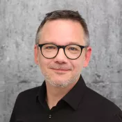 Portrait Lars Schnell