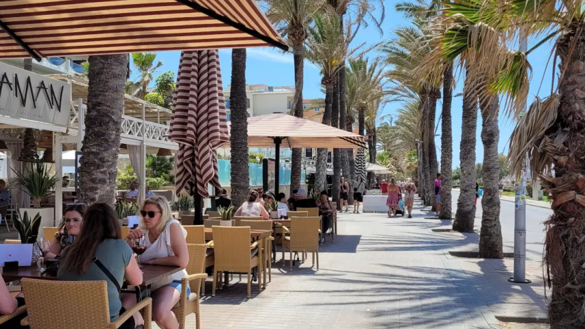Playa de Palma - Strandpromenade mit Restaurants