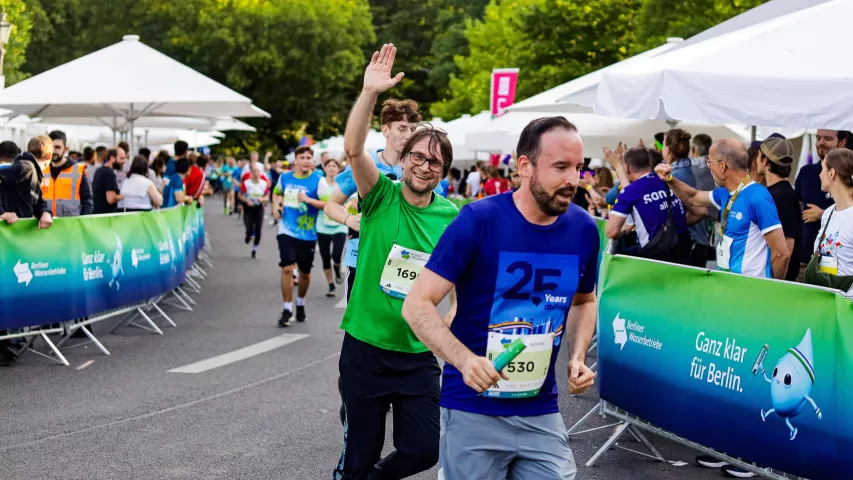 Mosaik-Läufer auf der Strecke bei der 5x5-Teamstaffel