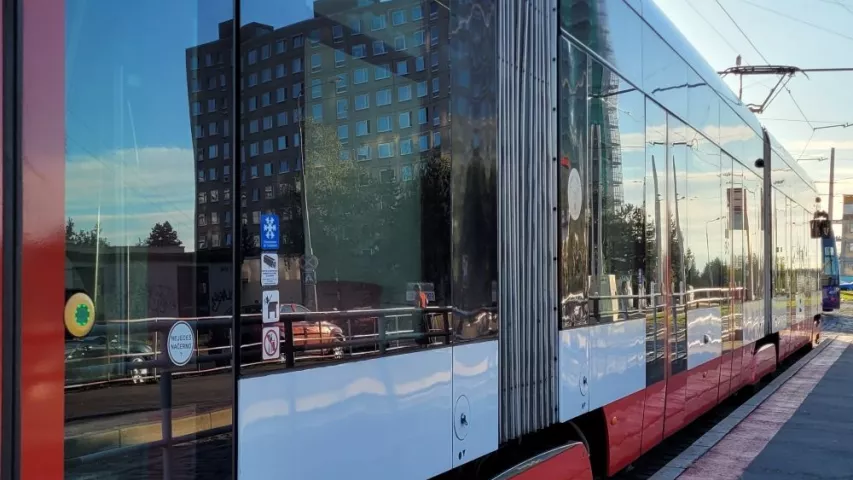 Barrierecheck Prag, moderne Niederflur-Straßenbahn