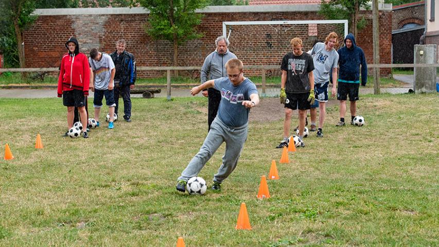 Arbeitsbegleitendes Angebot Fußball