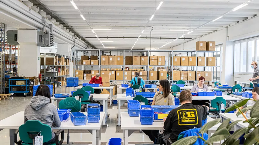 Außengruppe Gühring der Mosaik-Betriebsstätte Reinickendorf, Blick in den Arbeitsraum