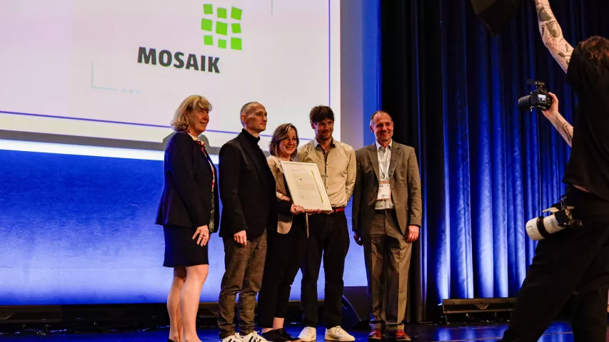 Mosaik-Kiezhilfe mit dem exzellent:arbeit-Preis ausgezeichnet (2. Platz) - während des Fachkongresses "You can!" in Leipzig