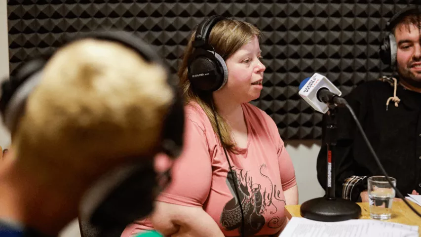 Felix Lobrecht als Studiogast bei Radio Kohli - Mosaik-Berlin