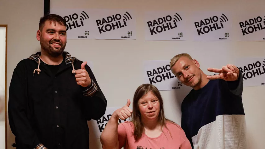 Felix Lobrecht als Studiogast bei Radio Kohli - Mosaik-Berlin