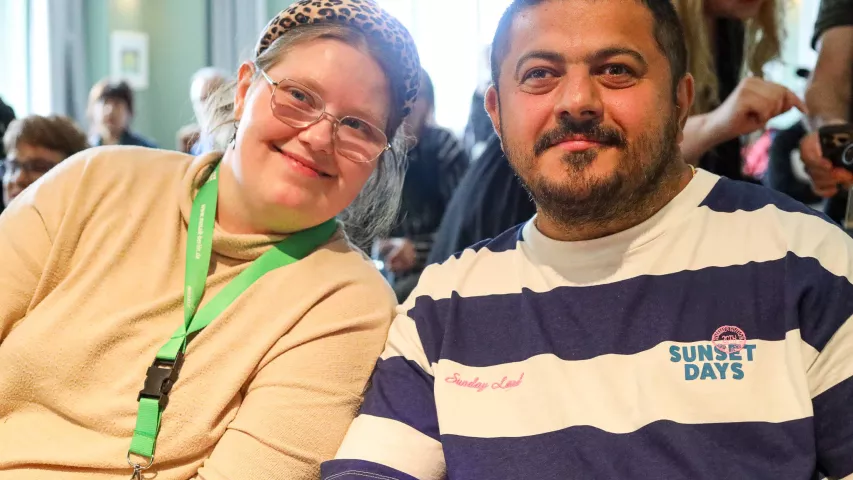 Zufriedene Zuschauer bei der Fête de la Mosaik im Charlottchen 