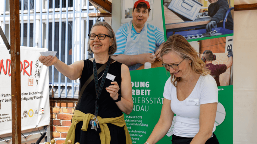 Der Begleitende Dienst informiert über das Angebot von Mosaik
