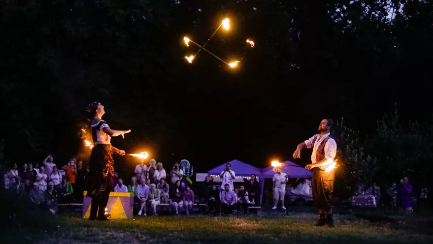 Beeindruckende Feuershow auf dem 14. Königlichen Weinfest in Potsdam 