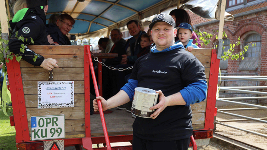 Kremserfahrten auf dem Kuhhorster Maifest