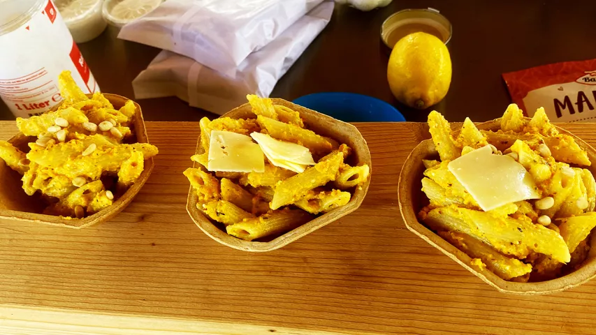 Möhren-Pesto auf Nudeln