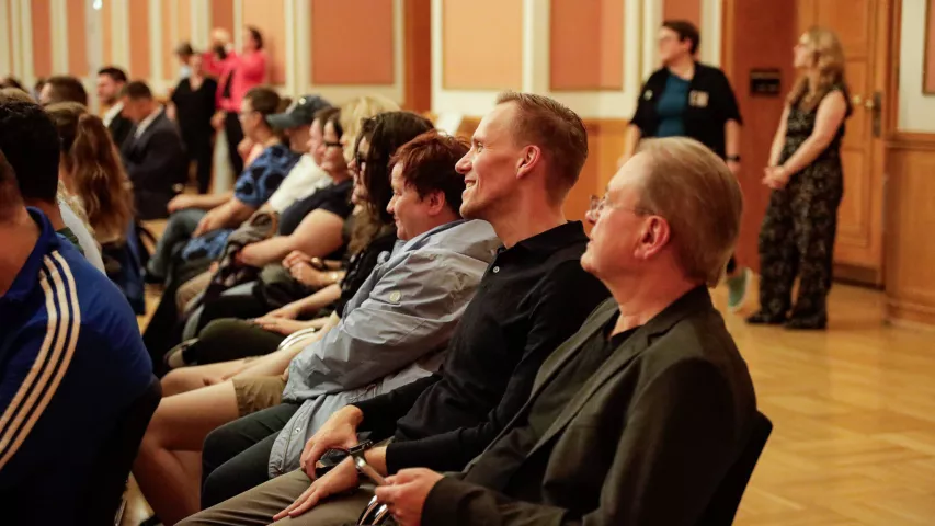 Mosaik-Geschäftsführung bei der feierlichen Zertifikatsübergabe im Roten Rathaus von Berlin 2025